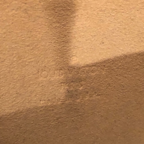 Louis Vuitton fanny pack authentic (missing strap) - Picture 3 of 8